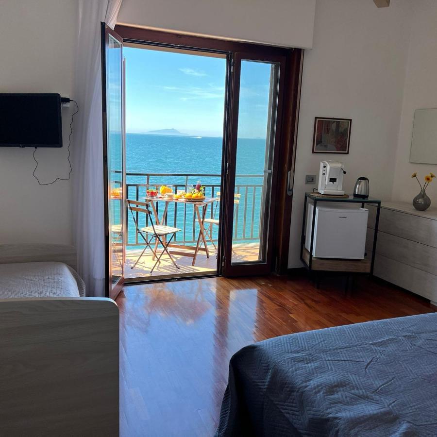 Vip Sul Mare Bed & Breakfast Castellammare di Stabia Luaran gambar