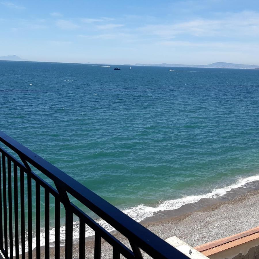 Vip Sul Mare Bed & Breakfast Castellammare di Stabia Luaran gambar